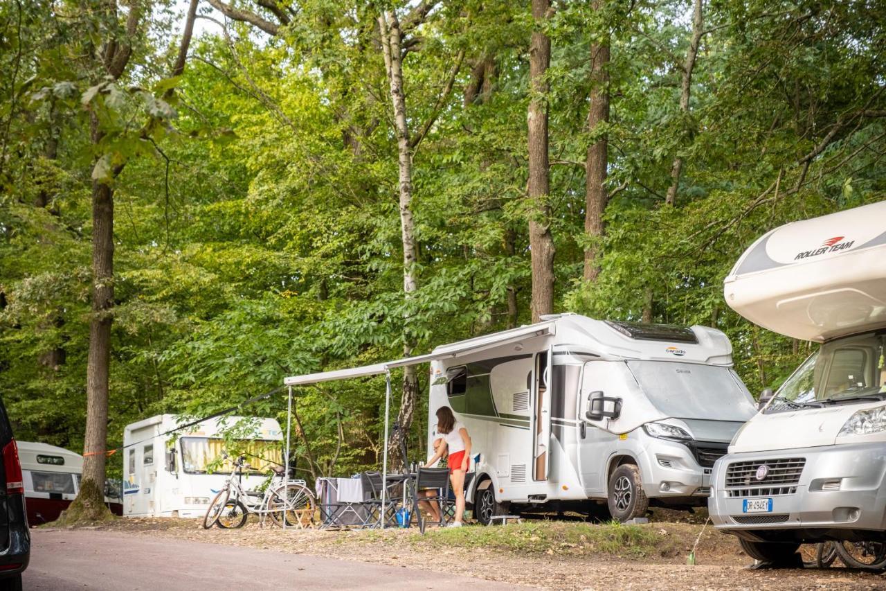 Huttopia Versailles Buitenkant foto